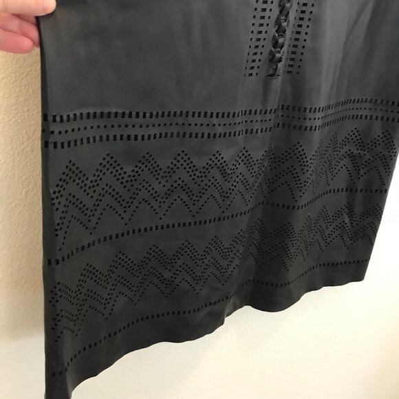 Carmen Marc Valvo Women's Faux Leather Black Cutout Shift Dress Size 6 Gothic - Picture 7 of 15